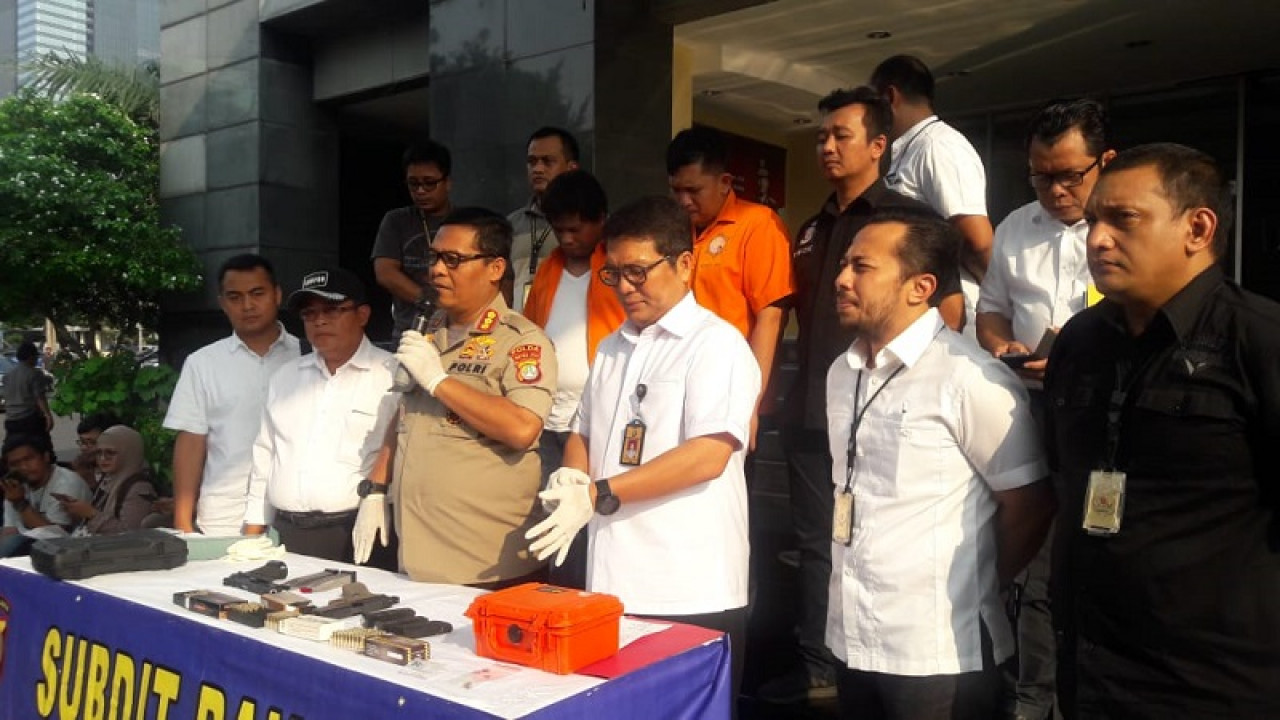  Penembak Gedung DPR Berinisial 'I' Pake Senjata Terlarang